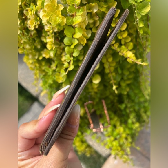 Louis Vuitton holder🌙 - Picture 7 of 16